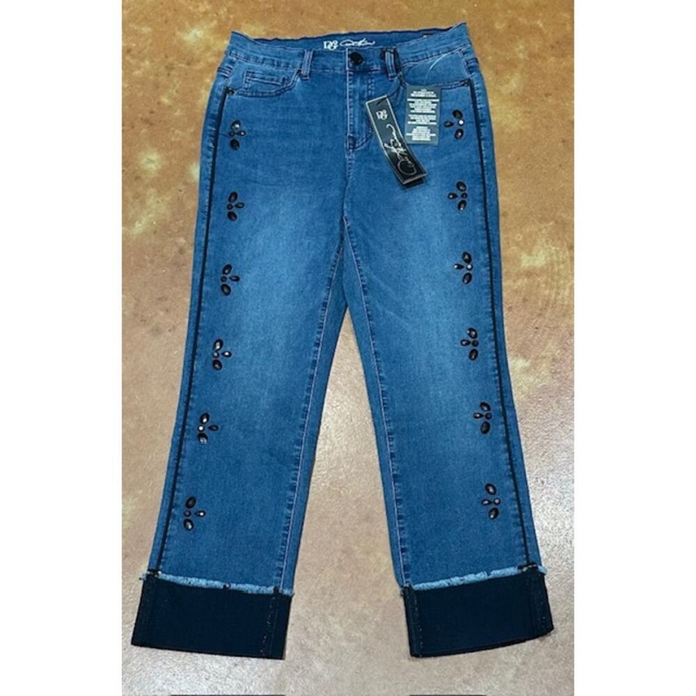 NWT DG2 by Diane Gilman Cropped Embellished Jean